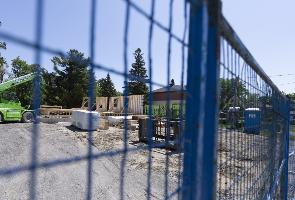 “Quebec Home Builders Strike Deal, Greenlighting Surge in Residential Construction!”