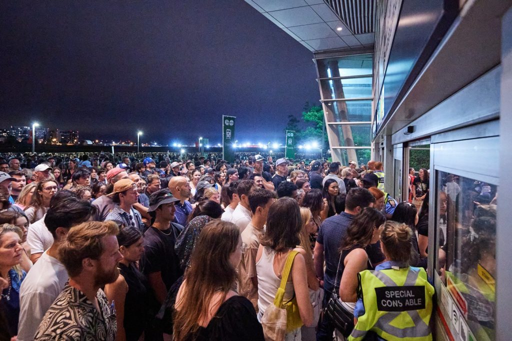 “GO Transit Boosts Service with New Trains and Updated Schedules for BlackPink Mega Concert at Rogers Stadium!”