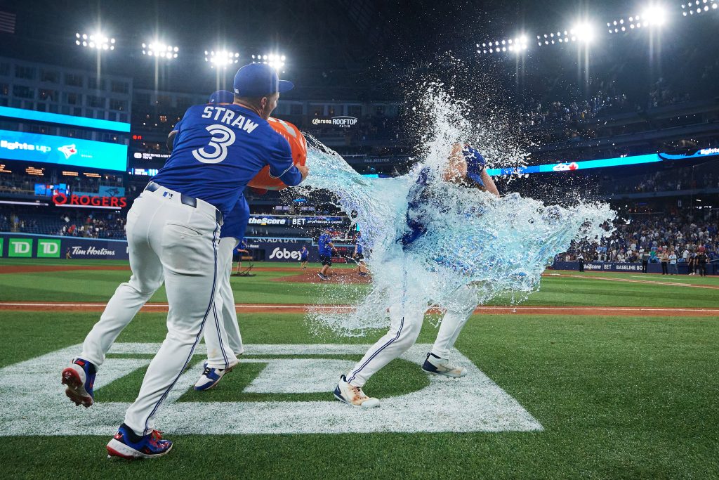 “Blue Jays Fever Skyrockets: Ticket Prices Surge as Toronto Eyes First Place Finish!”