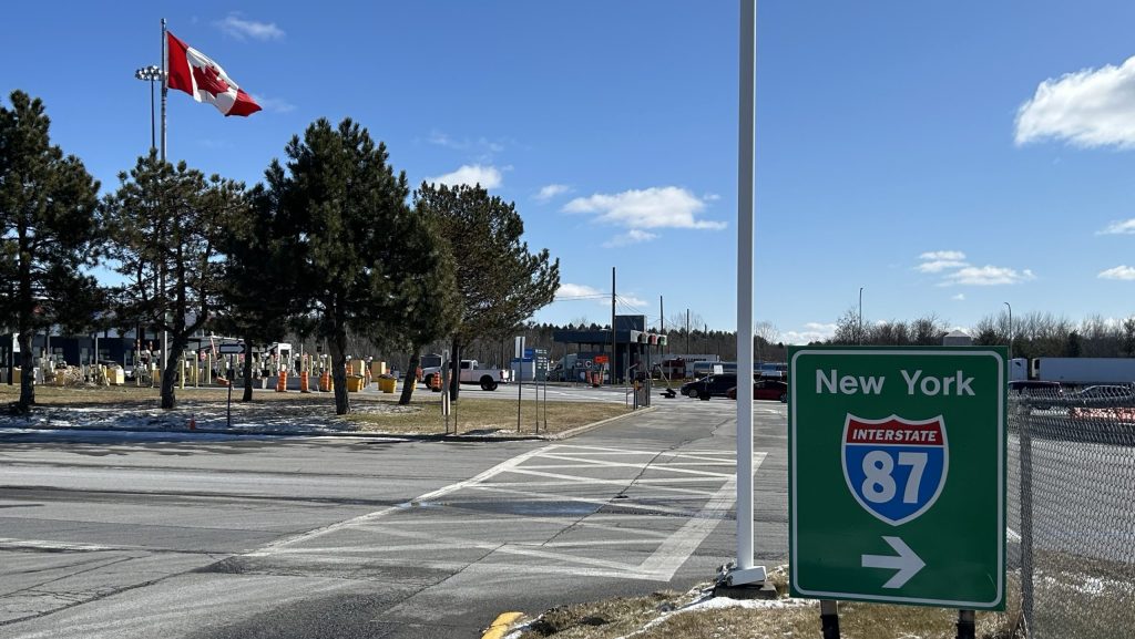 “Migrant Surge at U.S.-Quebec Border: Numbers Skyrocket at Lacolle Crossing”