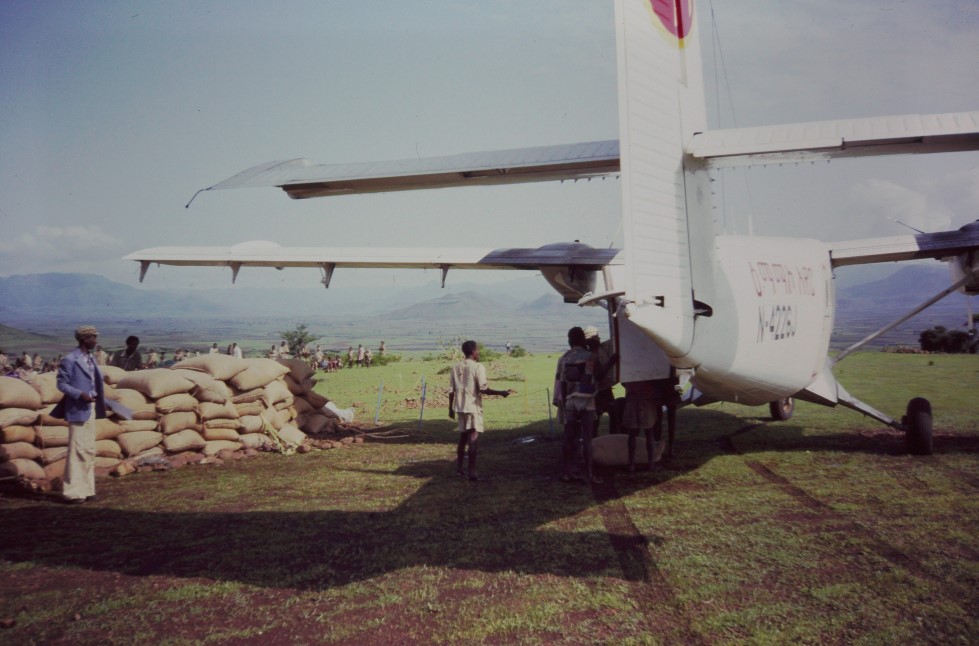 “Exclusive: Vancouver Pilot Reveals Jaw-Dropping Secrets from Flying Journalists to Ethiopia for Live Aid’s 40th Anniversary!”