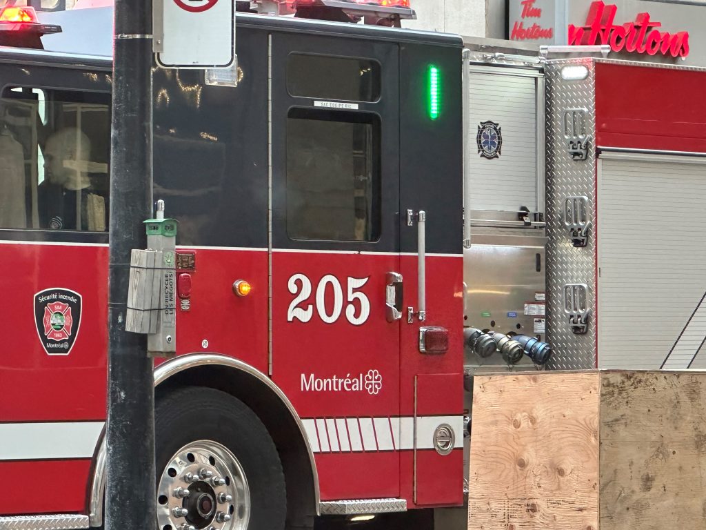 “Massive Blaze Engulfs Downtown Montreal Residential Tower, Triggering Desperate Five-Alarm Response”